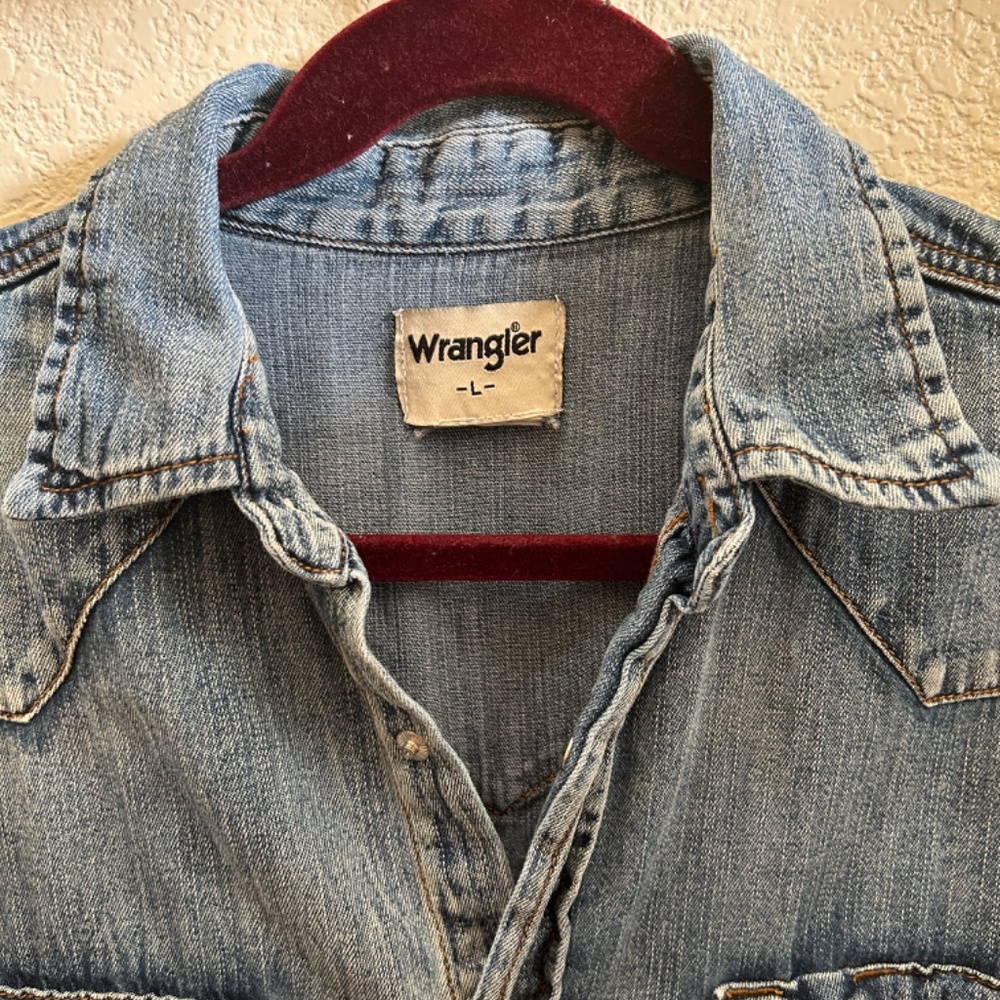 Wrangler button down - Picture 3 of 5